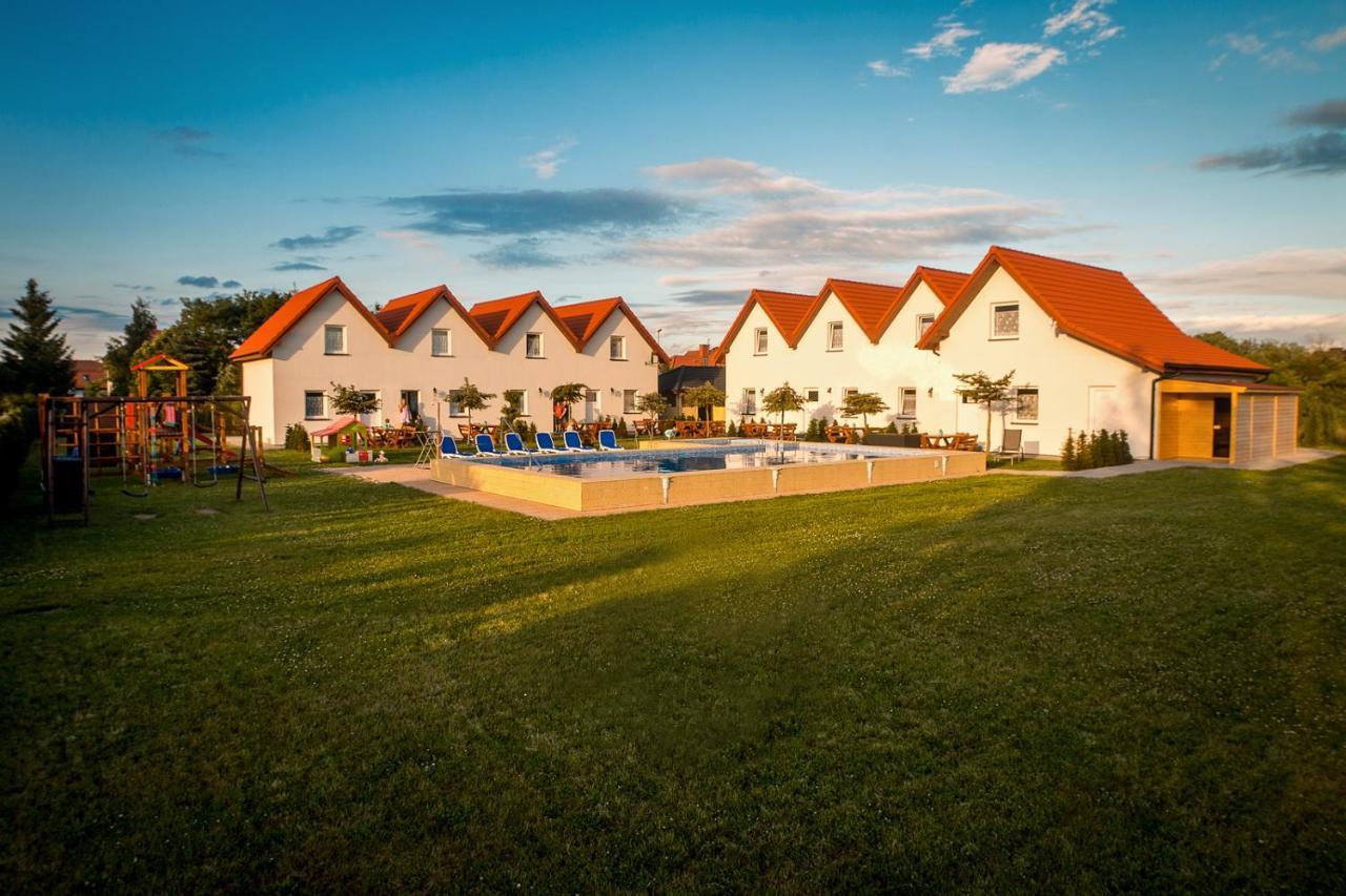 Aqua Fun Domki Z Basenem Дарлово Экстерьер фото